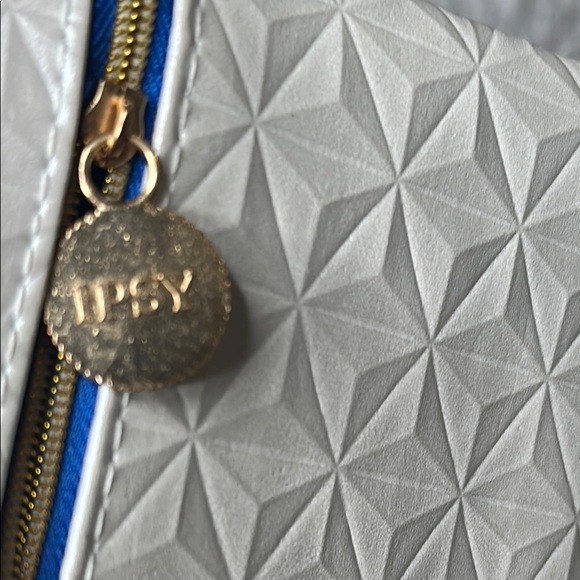 Ipsy Bag & Beauty Bundle Stila Calligraphy Lip Stain HEDY & Clean Soft Laundry + - Picture 12 of 13